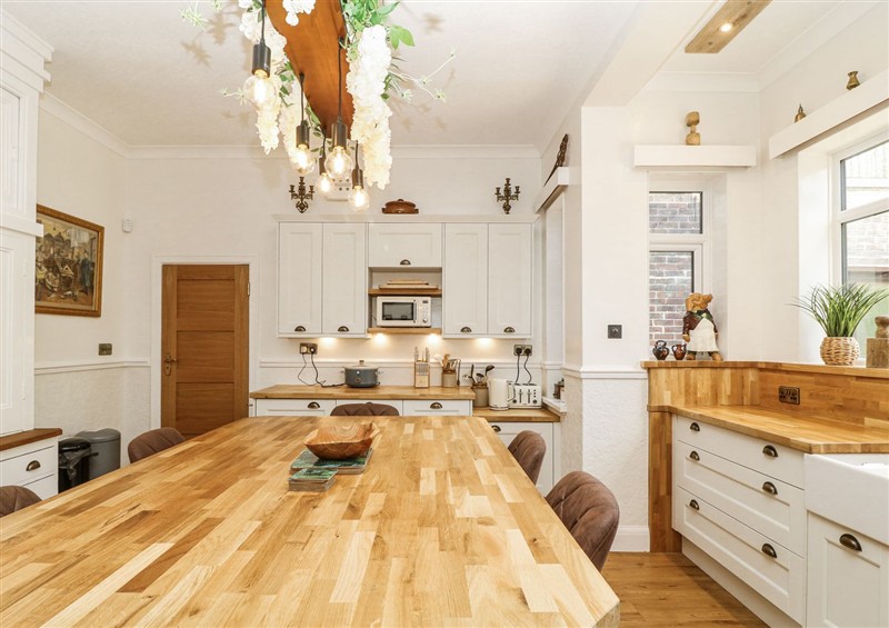 Kitchen (photo 2) at Bentfield House, Rotherham near Whiston