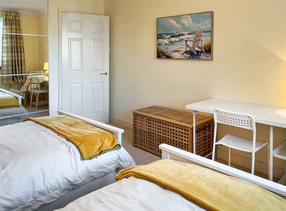 Twin bedroom