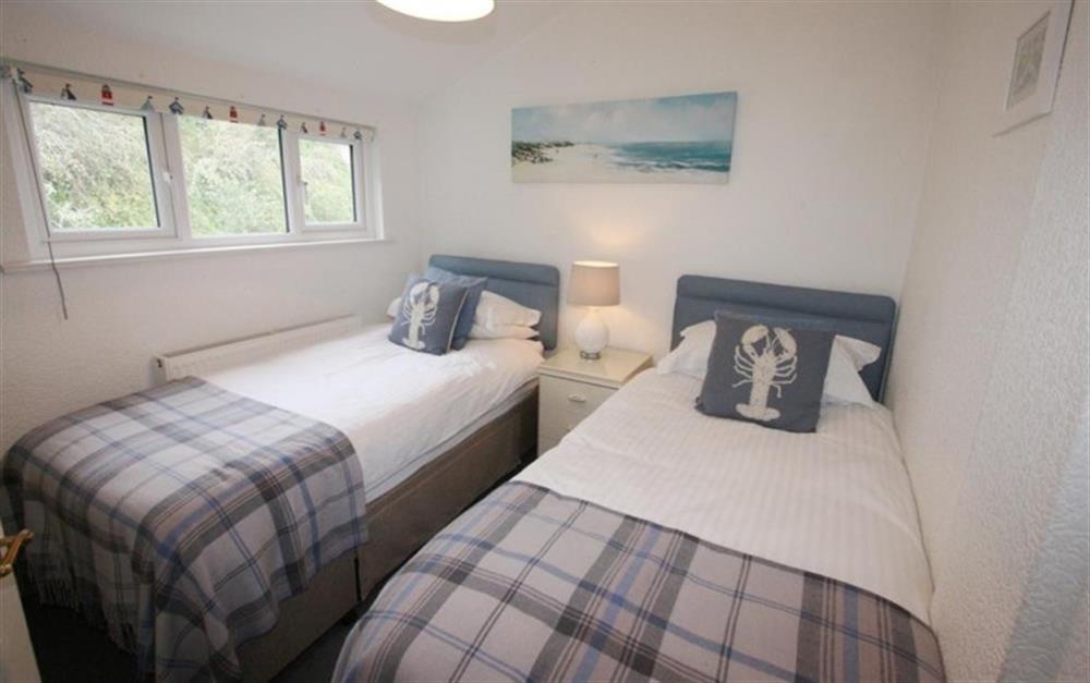 Twin bedroom at Bessborough Green in St Mawes