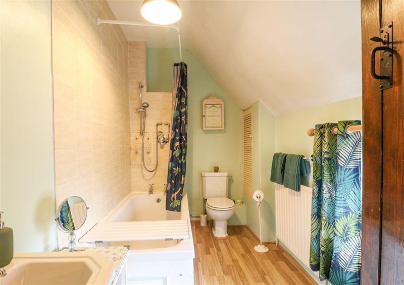 The bathroom at Betwixt Cottage, Ashbourne