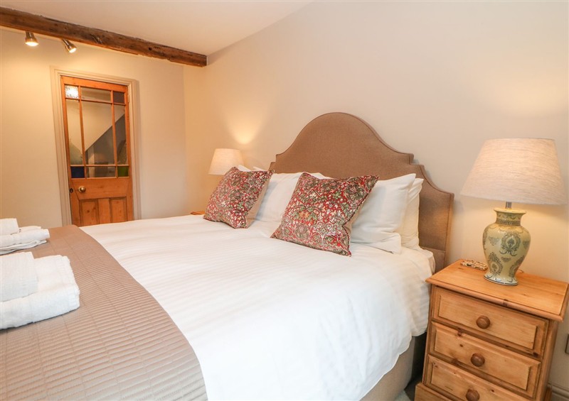 A bedroom in Billy Whiskey's (photo 3) at Billy Whiskeys, Tideswell