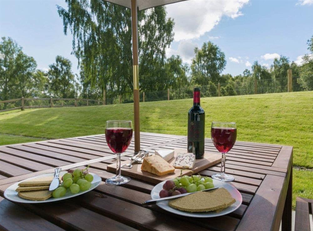 The large enclosed garden is perfect for relaxing at Birch Corner in Aviemore, Inverness-Shire