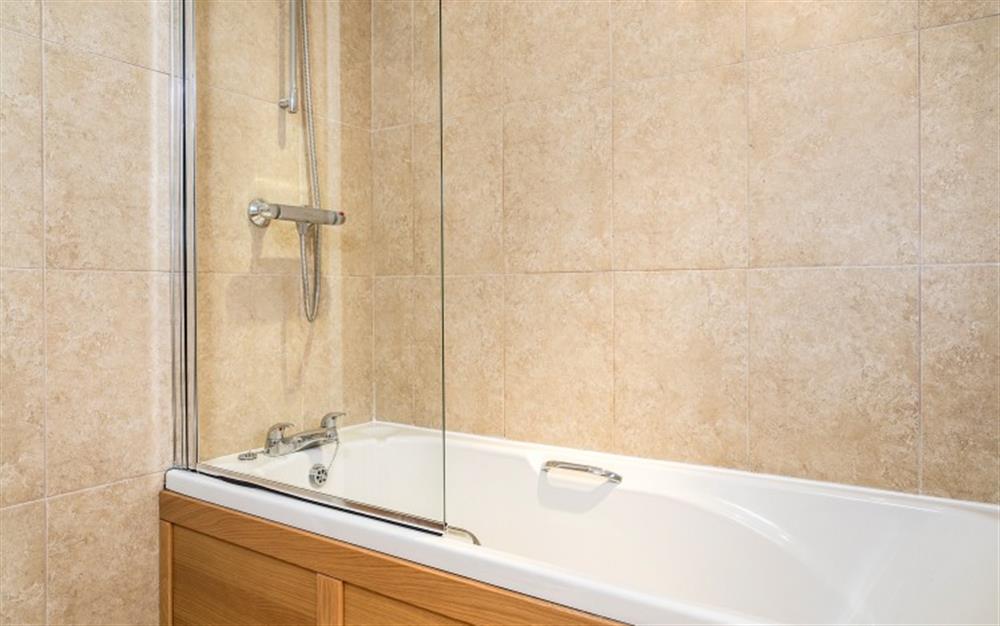 Plus there's an overhead shower for those who prefer a morning wake-up call!