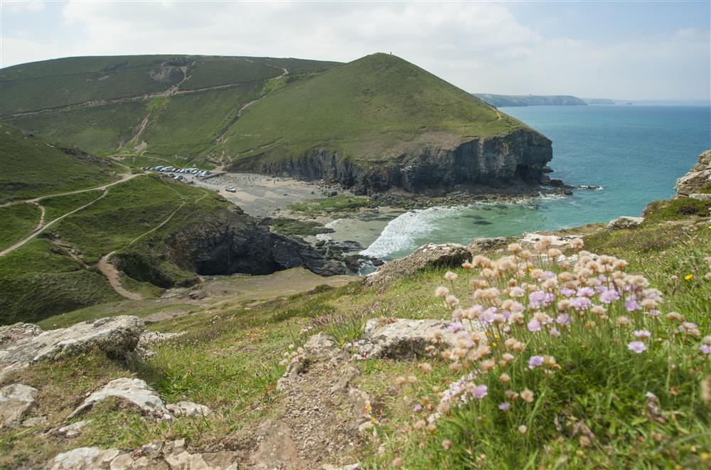 The stunning SW Coast Path with Chapel Porth to Wheal Coates