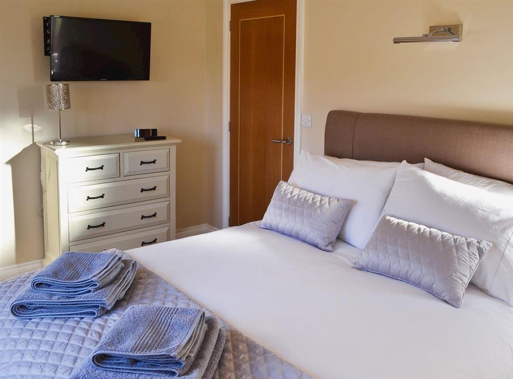 Double bedroom with en-suite shower room at Birchfield in Rhuallt, near St Asaph, Denbighshire