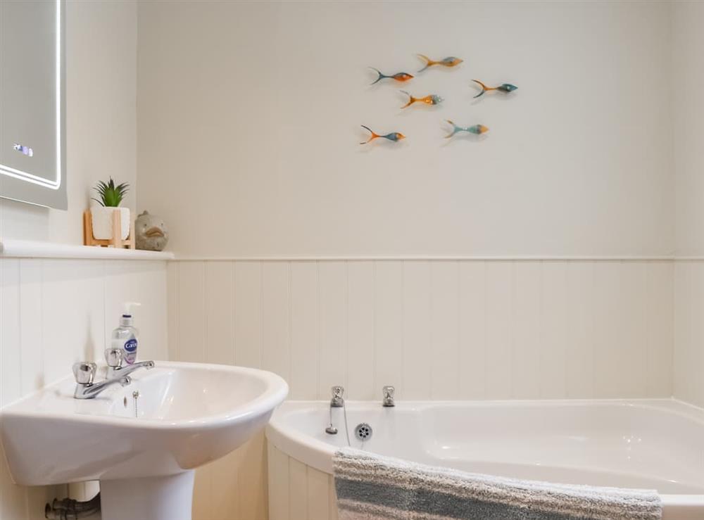 Bathroom at Bithecutt Cottage in Bude, Cornwall