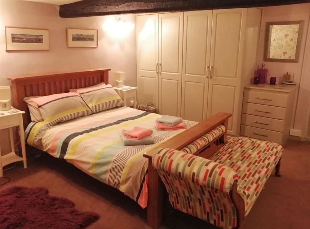 Double bedroom (photo 2) at Black Horse Cottage in Wells-next-the-Sea, Norfolk