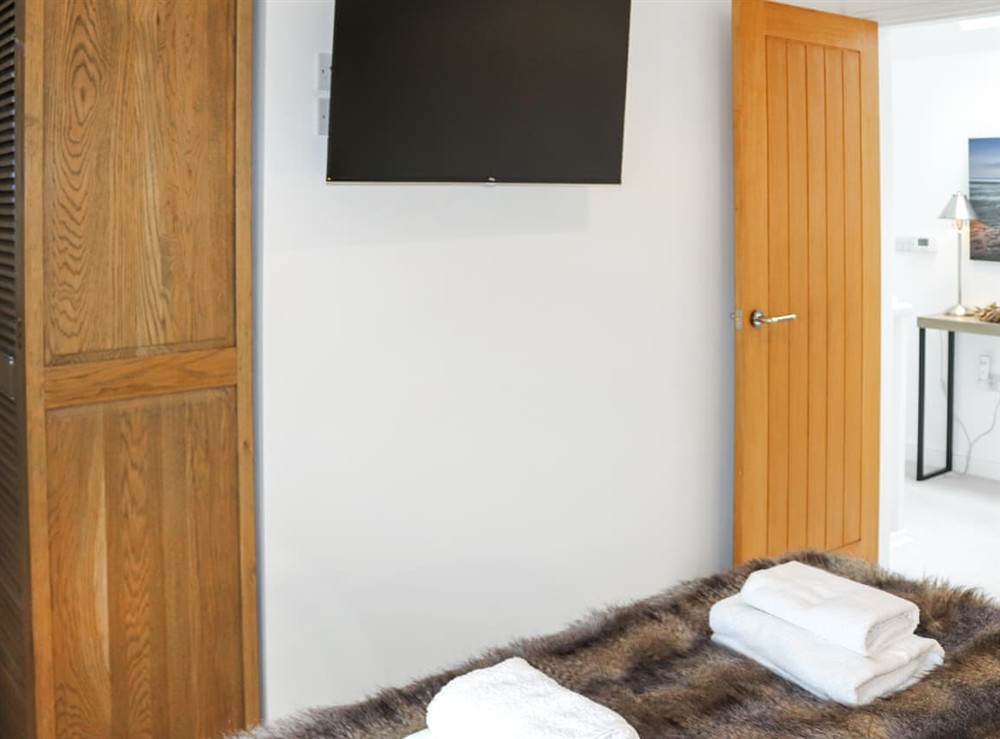 Double bedroom (photo 2) at Black Seal Barn in Llanfechell, Gwynedd
