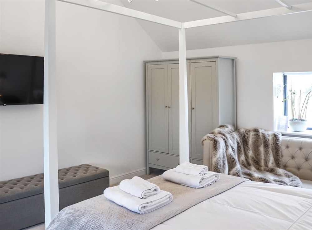 Double bedroom (photo 4) at Black Seal Barn in Llanfechell, Gwynedd