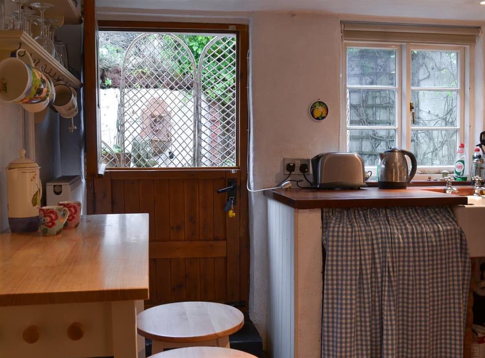 Kitchen & breakfast area at Blackberry Cottage in Kenton, near Exeter, Devon, England