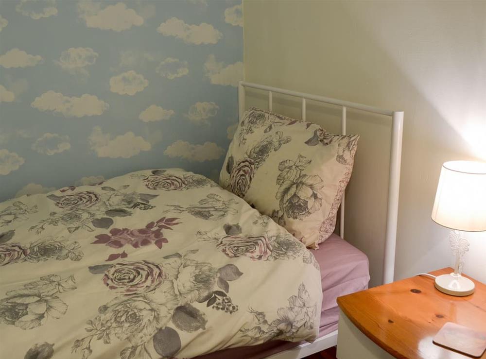 Twin bedroom (photo 2) at Blackberry Cottage in Kenton, near Exeter, Devon, England