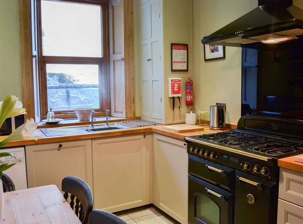 Kitchen/diner with range cooker at Blackbird House in Alnwick, Northumberland