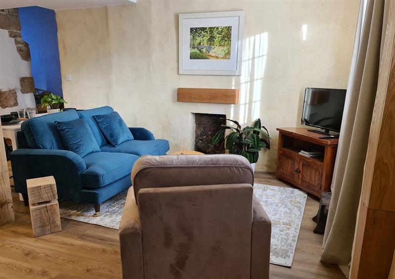 The living area at Blacksmiths Cottage, Brompton