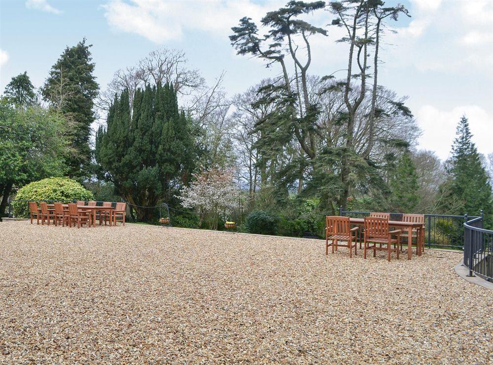 Gravelled terrace with alfresco dining facilities