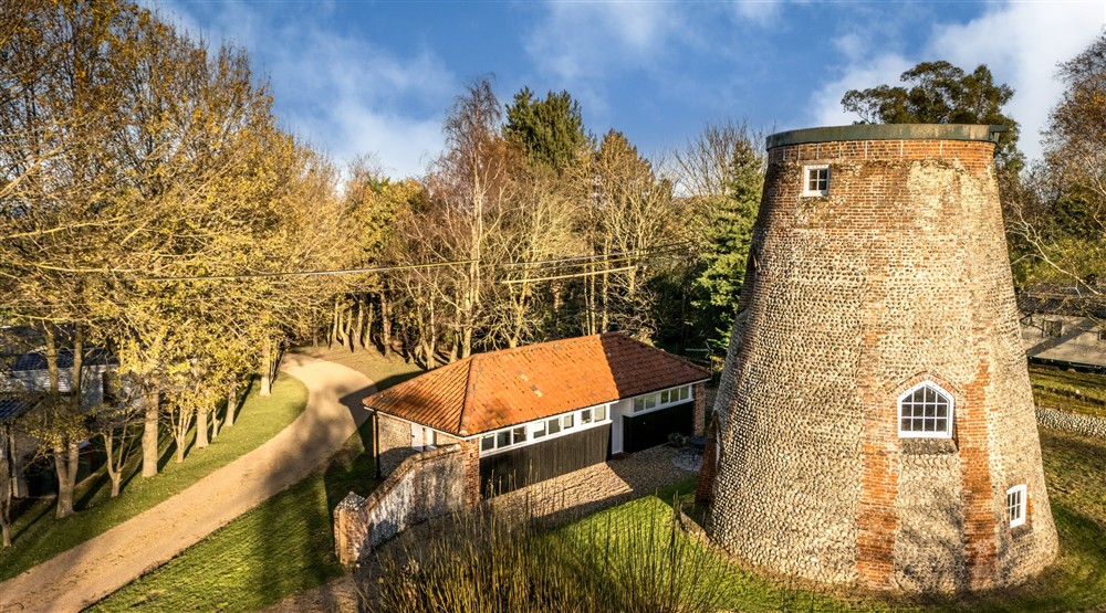Blakeney Lodge and the old mill, Norfolk (photo 2) at Blakeney Lodge in Blakeney, Norfolk