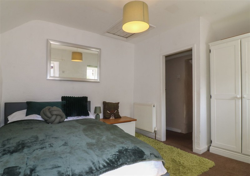 One of the 4 bedrooms (photo 2) at Blindwell House, Darley Dale