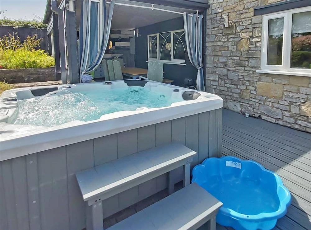 Hot tub at Blue Bell House in Compton Dundon, Somerset