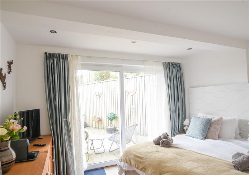 One of the 3 bedrooms (photo 4) at Blue Neptune, Lyme Regis