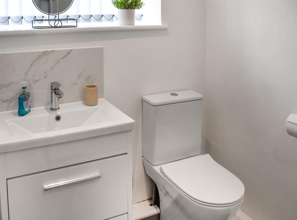 Bathroom at Bluebell Bungalow in Little Dunham, near Kings Lynn, Norfolk