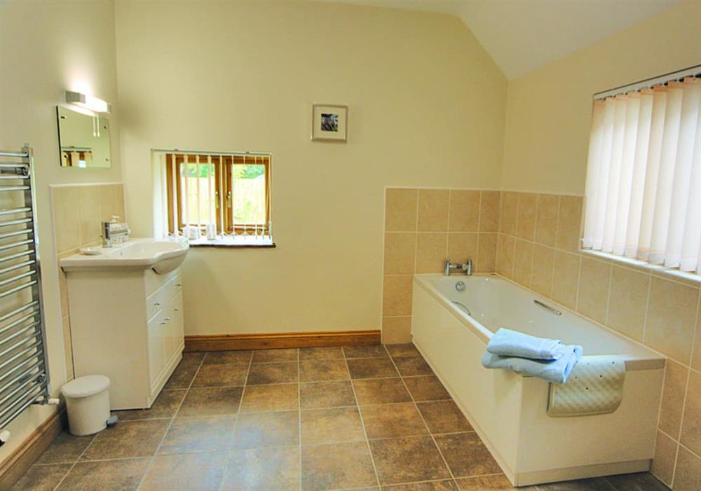 Bluebell Cottage bathroom at Bluebell Cottage in Bristol, Avon