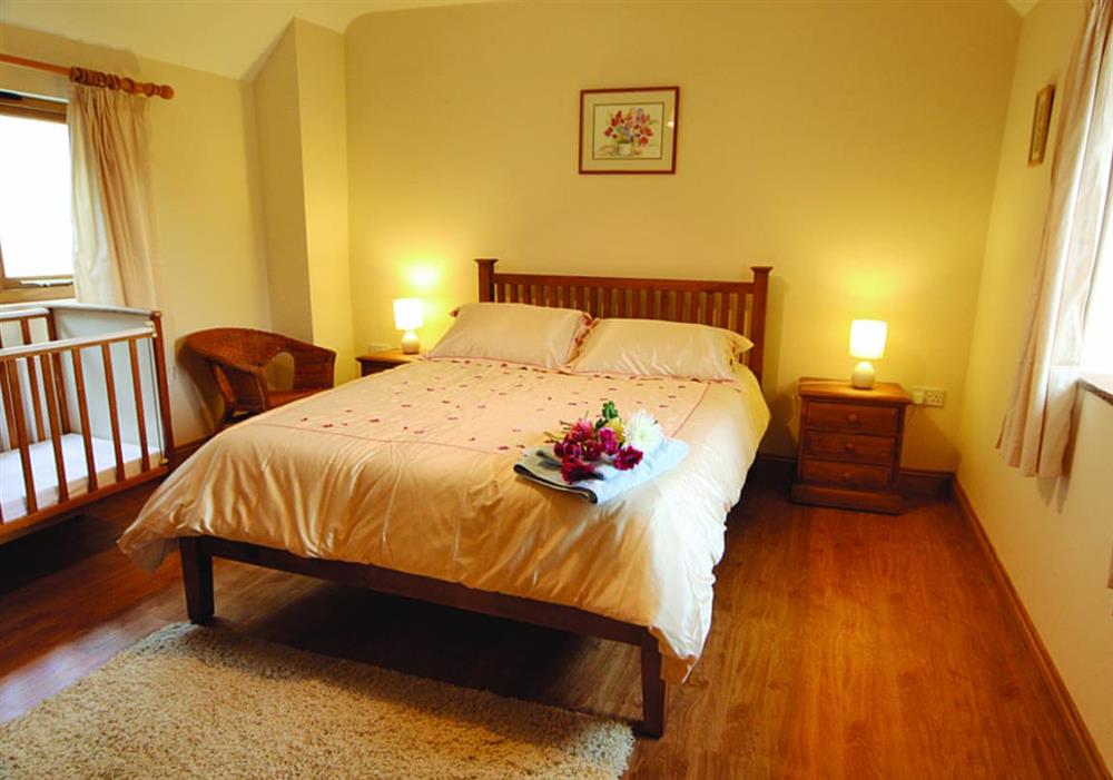 Bluebell Cottage double bedroom at Bluebell Cottage in Bristol, Avon
