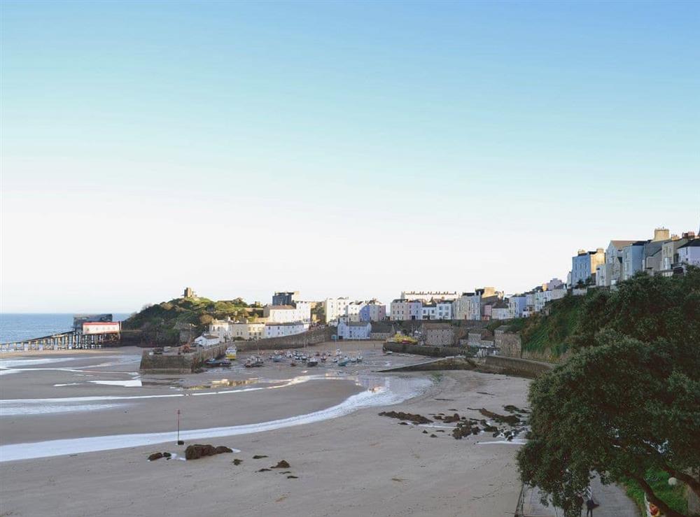 Beach at Tenby town at Bluebell House in Tenby, Dyfed