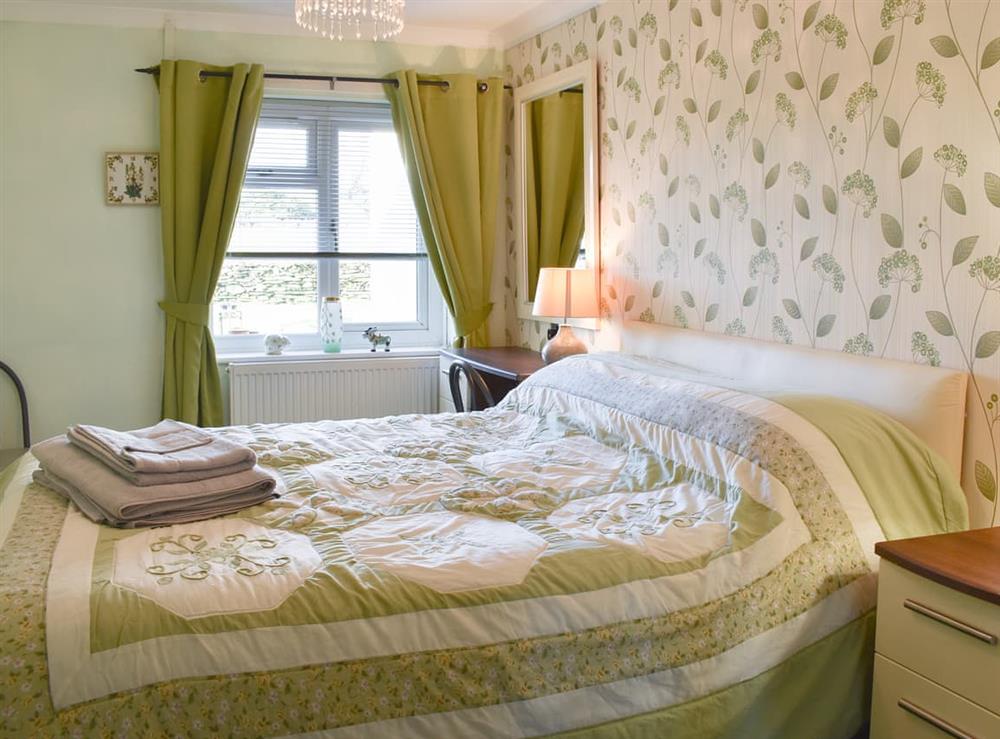 Double bedroom at Bluebell in Penrhynduedraeth, Gwynedd