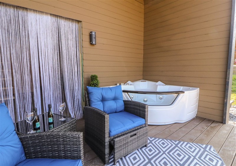 There is a hot tub at Bluebelle - Crossgate Luxury Glamping, Hartsop