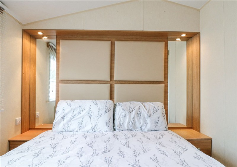 A bedroom in Bluebird (photo 2) at Bluebird, Seawick near Jaywick