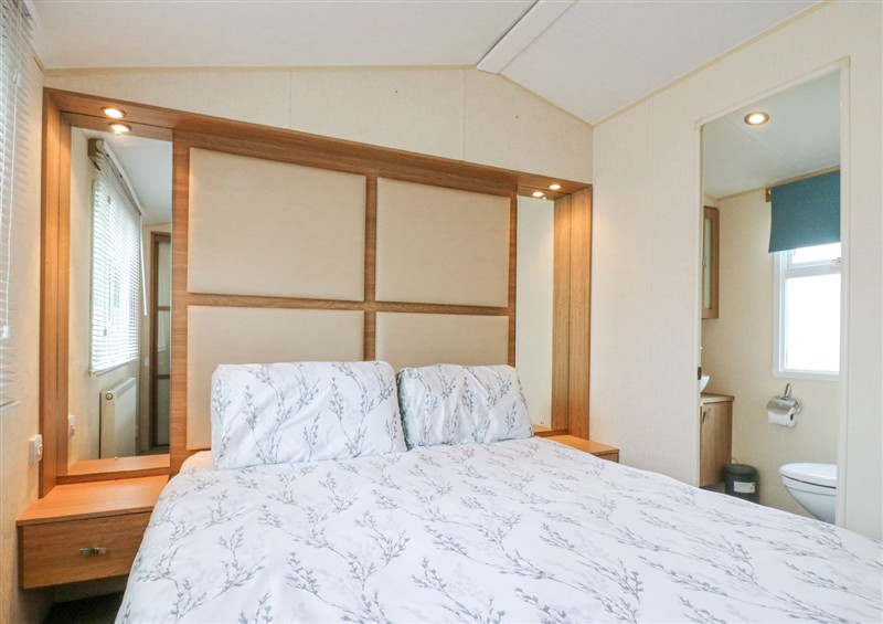 A bedroom in Bluebird at Bluebird, Seawick near Jaywick