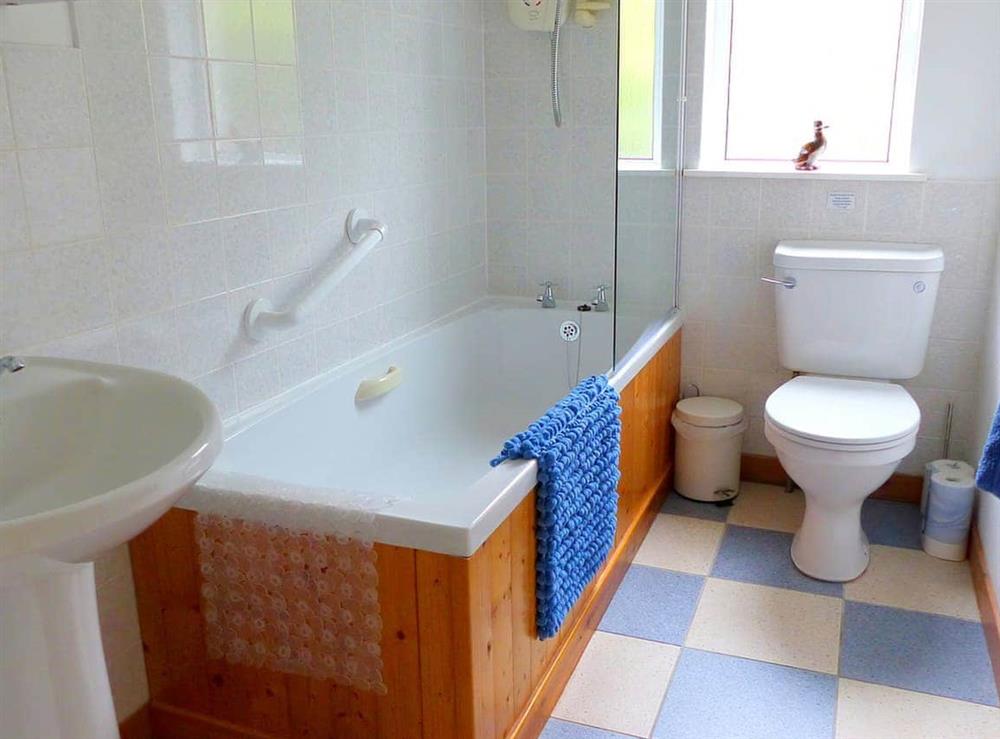 Bathroom at Bo Nan Taigh Cottage in Aberfoyle, Stirlingshire