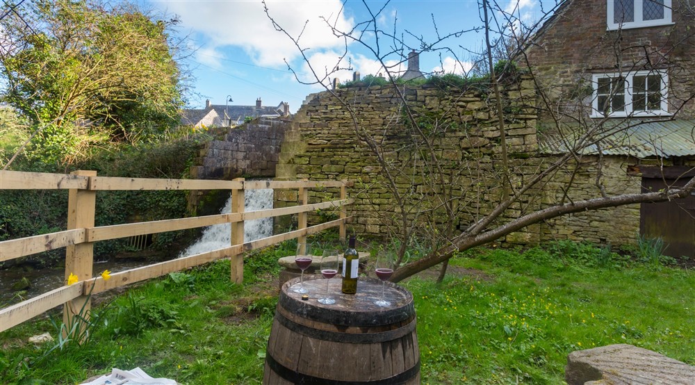 The garden (photo 2) at Boar Mill Cottage in Corfe Castle, Dorset