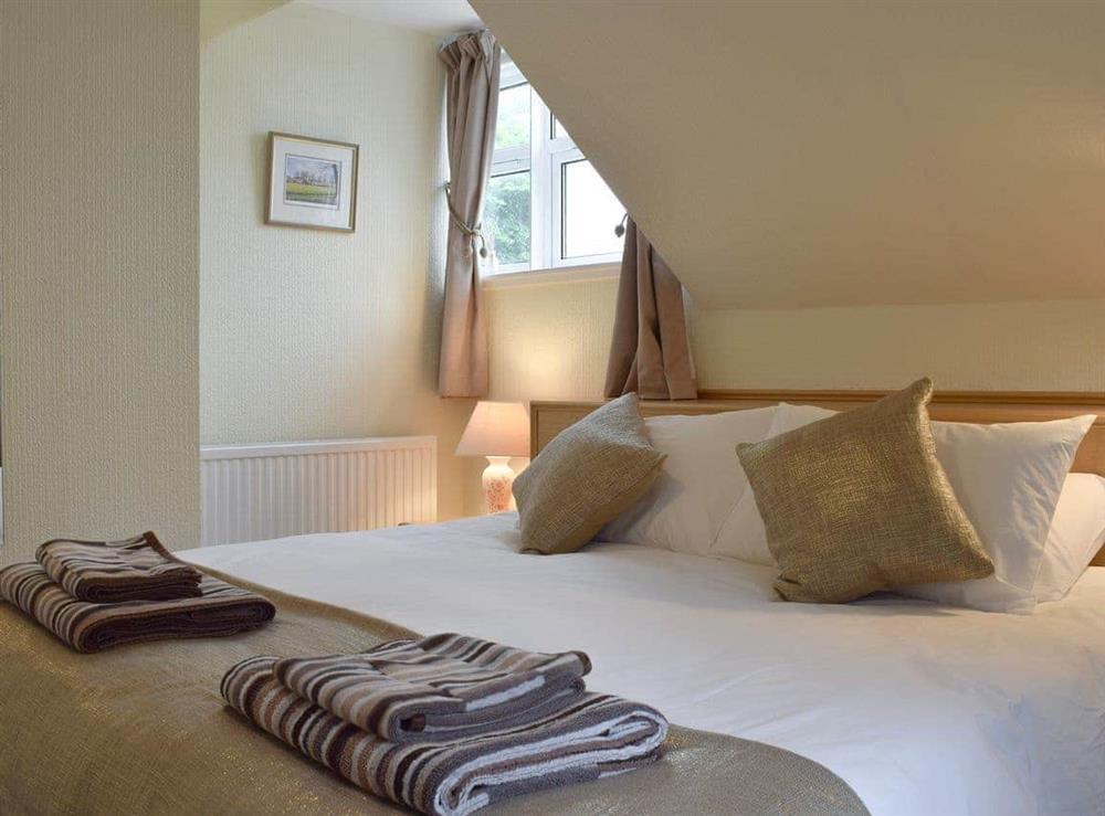 Light and airy bedroom at Boatland Cottage in Perth, Perthshire