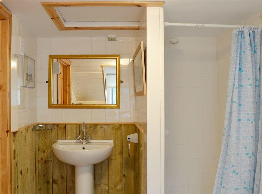 En-suite bathroom at Boatmans Cottage in Portessie, near Buckie, Banffshire
