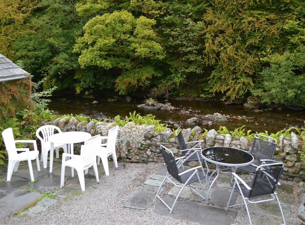 Sitting-out-area at Bobbin Cottage in Keswick, Cumbria