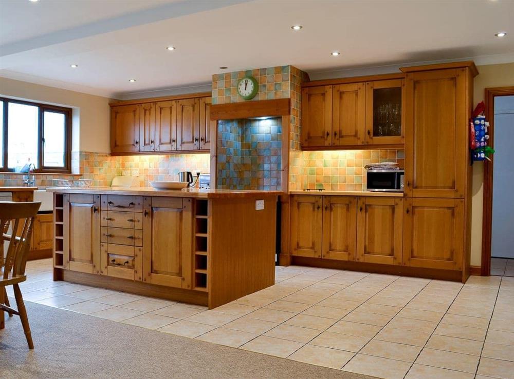 Spacious kitchen and dining area at Bod Eithin in Harlech, Gwynedd