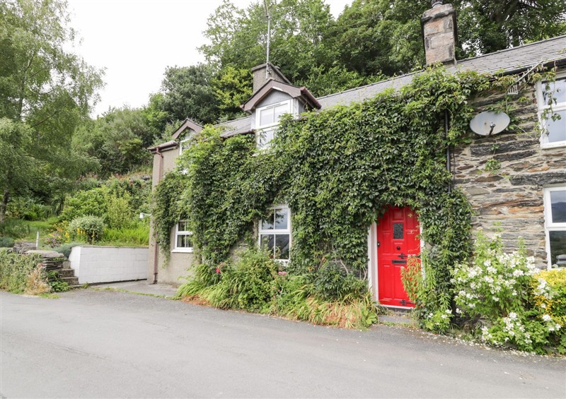 Outside Bodorwel Cottage at Bodorwel Cottage, Penrhyndeudraeth