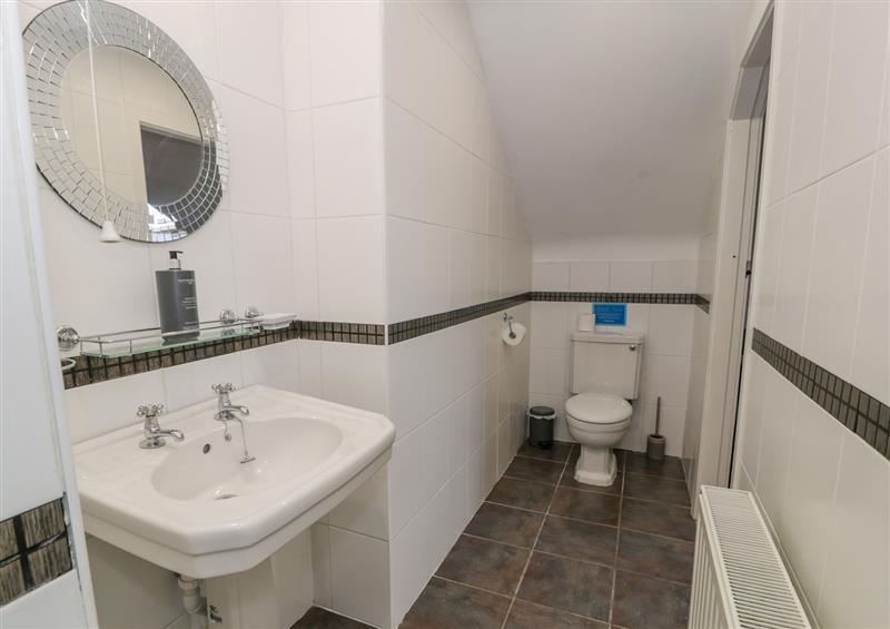 The bathroom (photo 2) at Bodrual Cottage, Rhosbodrual near Caernarfon