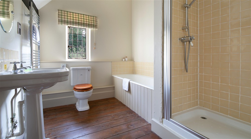 The bathroom at Bog Cottage in Banbury, Oxfordshire