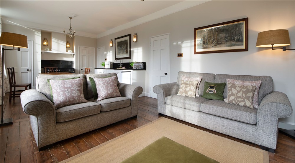 The open-plan kitchen, dining and sitting room (photo 3) at Bog Cottage in Banbury, Oxfordshire