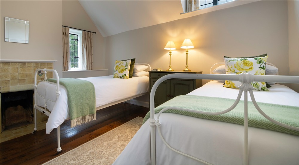 The twin bedroom at Bog Cottage in Banbury, Oxfordshire