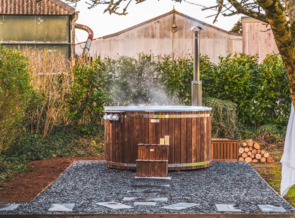 Hot tub at The Farmhouse, 