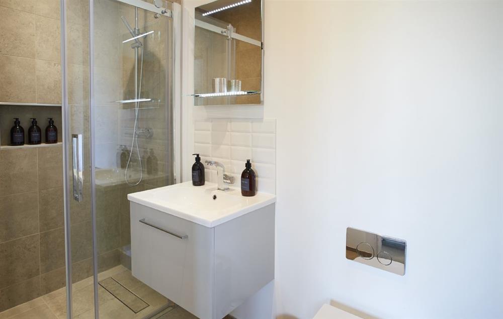 En-suite shower room to bedroom one at Bokes Barn, Hawkhurst