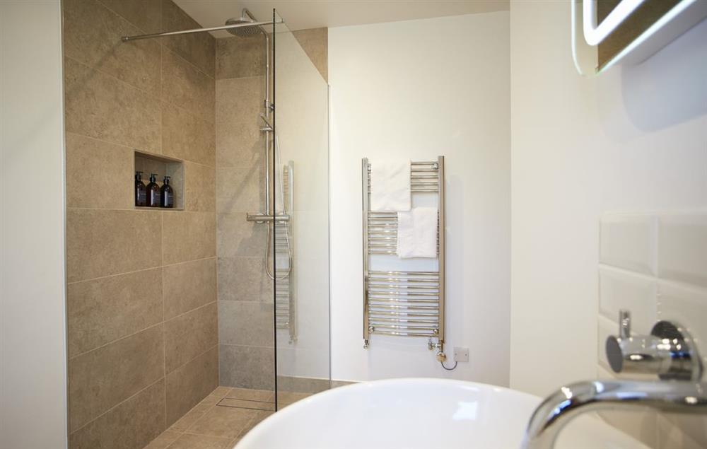 En-suite shower room to bedroom two (photo 2) at Bokes Barn, Hawkhurst