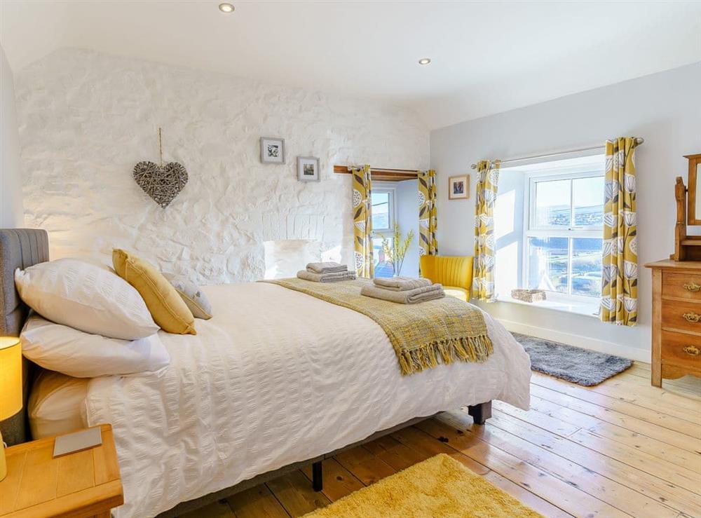 Double bedroom at Bon Accorde in Goodwick, Dyfed