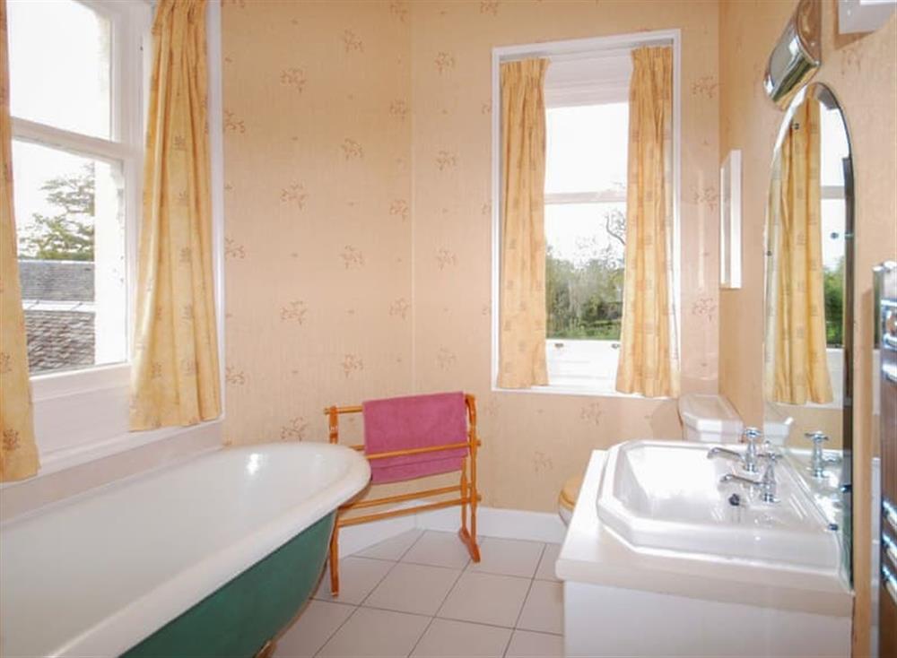 Family bathroom at Edwardian Wing, 