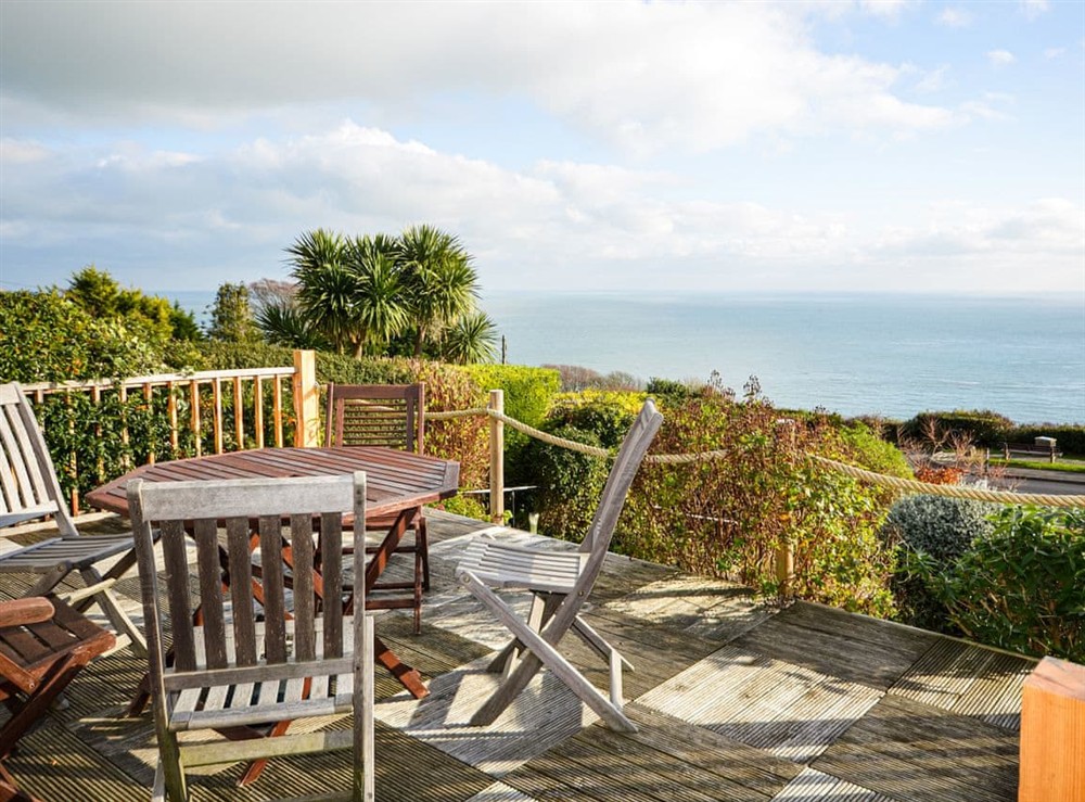 Sitting-out-area at Bonito in Ventnor, Isle of Wight