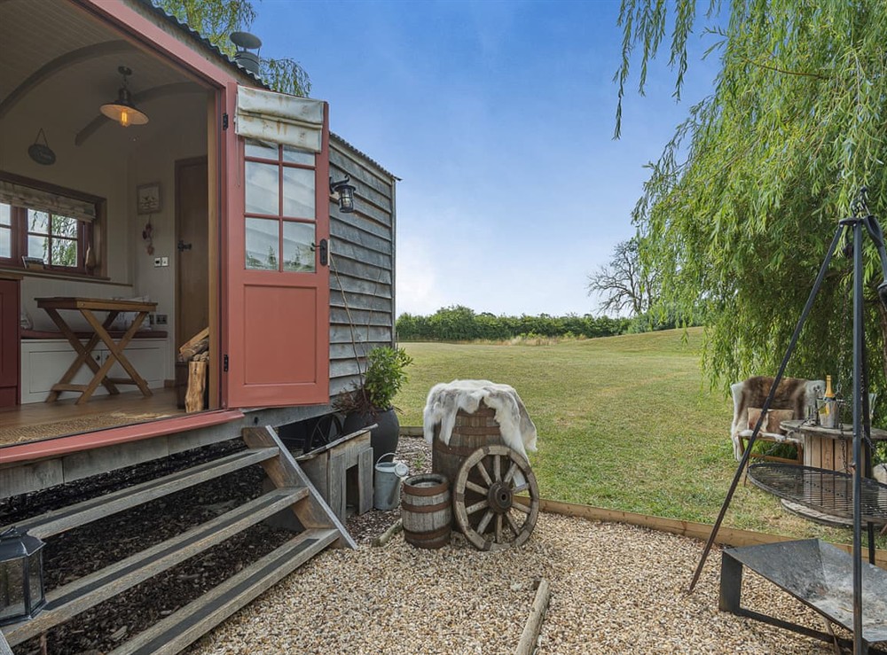 Outdoor at Bonnies Shepherd Hut in Nottingham, Leicestershire