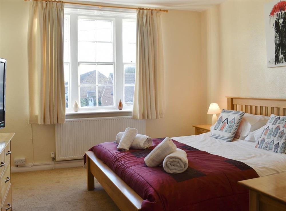 Double bedroom with TV at Bonnos Cottage in Whitby, North Yorkshire