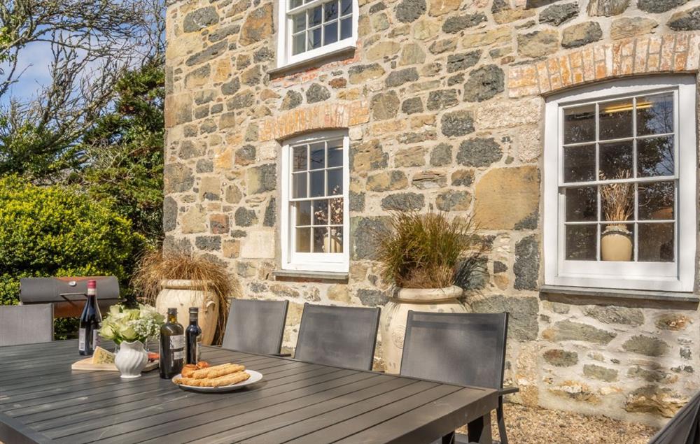 Outside dining with seating for 10 guests  at Bonython Farmhouse, Helston
